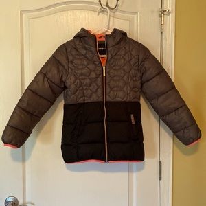 Hooded puffy coat
